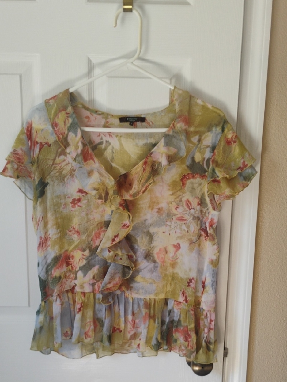 Belissimo New York Women's Crepe Like Ruffle Blouse Size Large